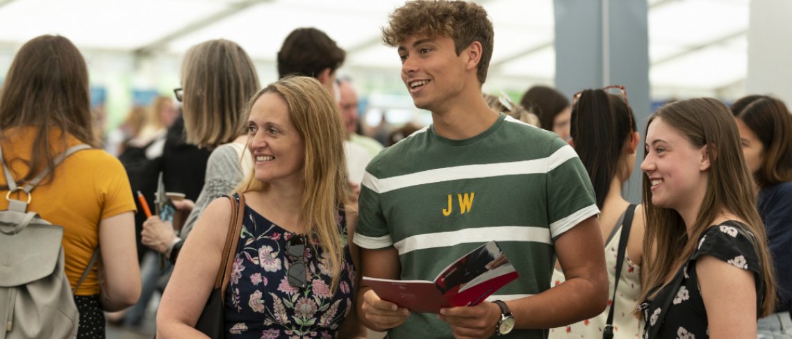 Students on the applicant day