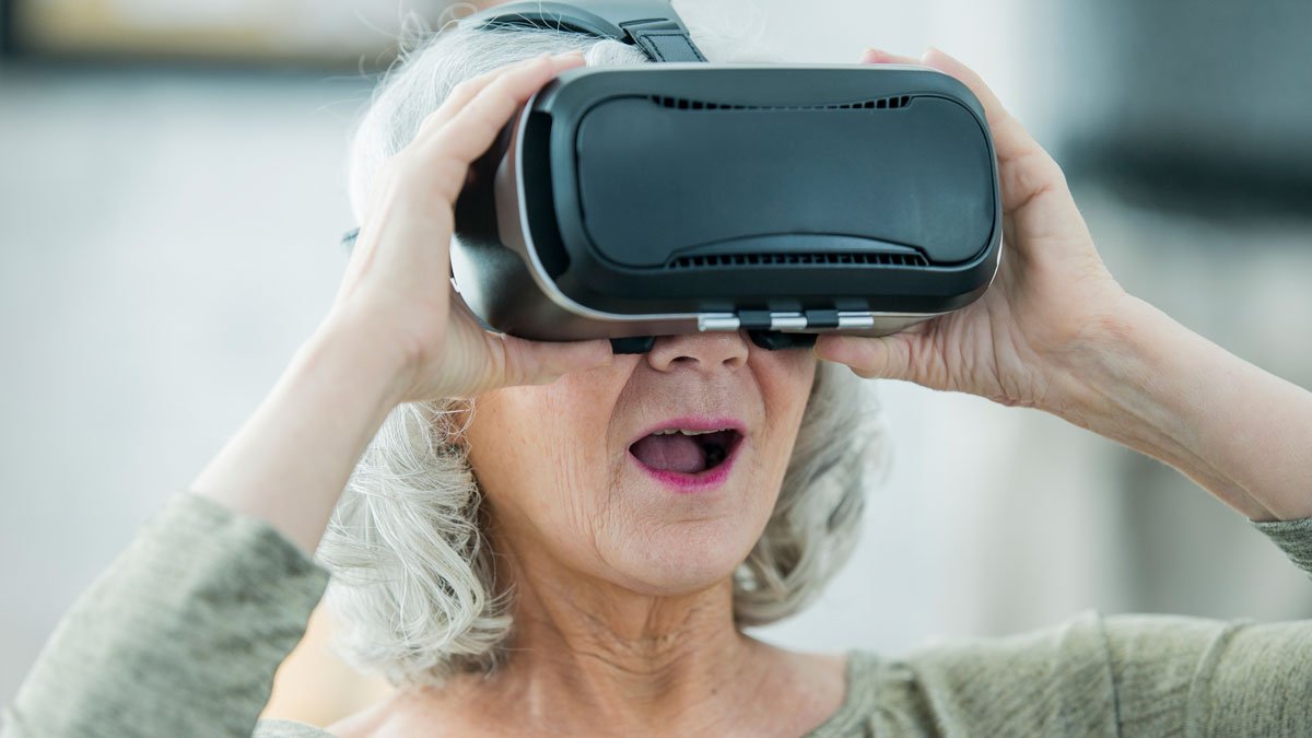 Elderly woman wearing a VR Headset