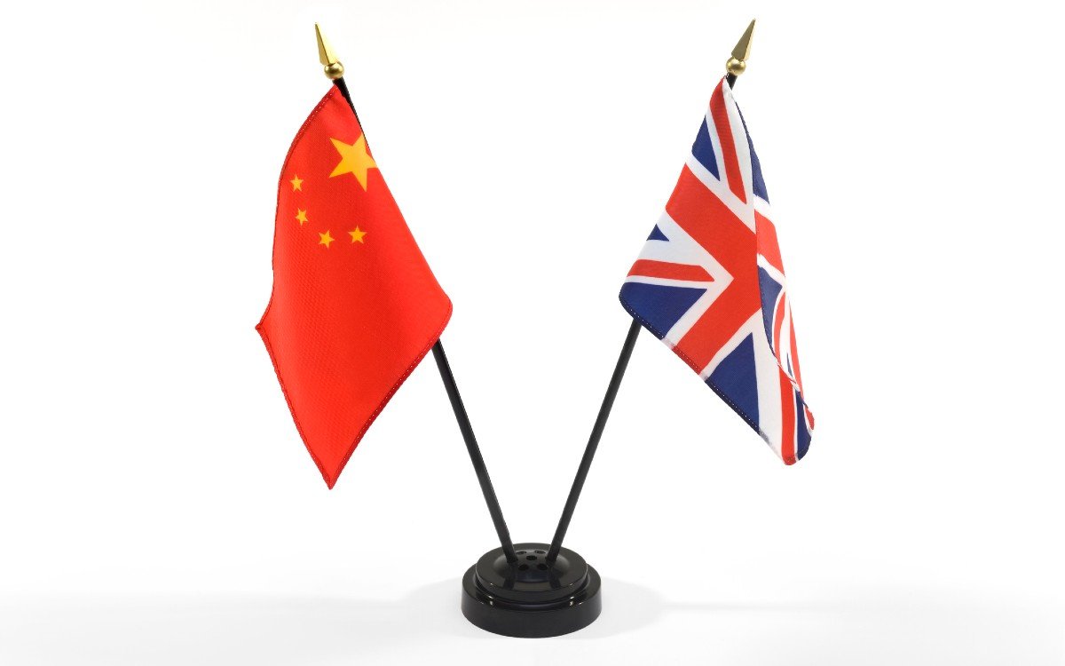 Chinese flag and Union Jack