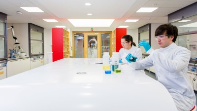 Students working in the Joseph Kenyon Chemistry Laboratory