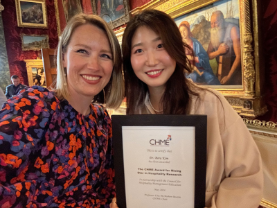 University of Surrey's Dr Bora Kim with her 2024 CHME Rising Star award