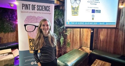 Dr Jenny Murphy at Pint of Science