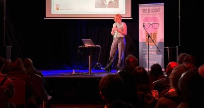Dr Sarah-Jane Stewart at Pint of Science