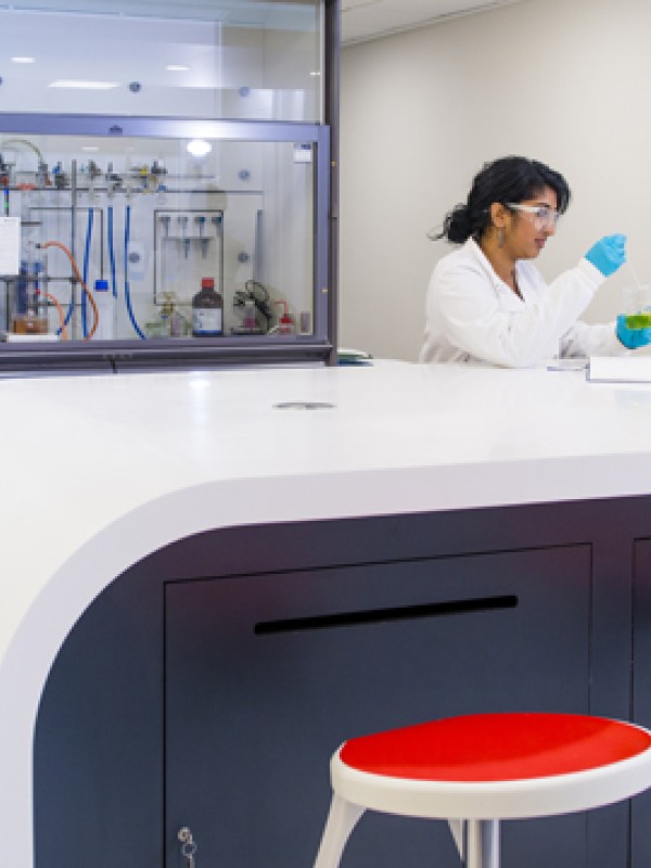 Students using a chemistry labs