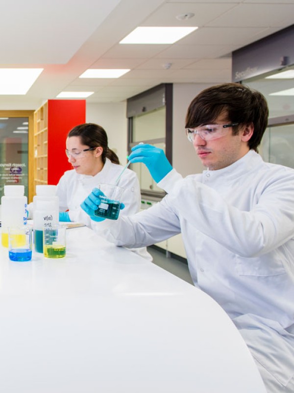 Students working in the Joseph Kenyon Chemistry Laboratory