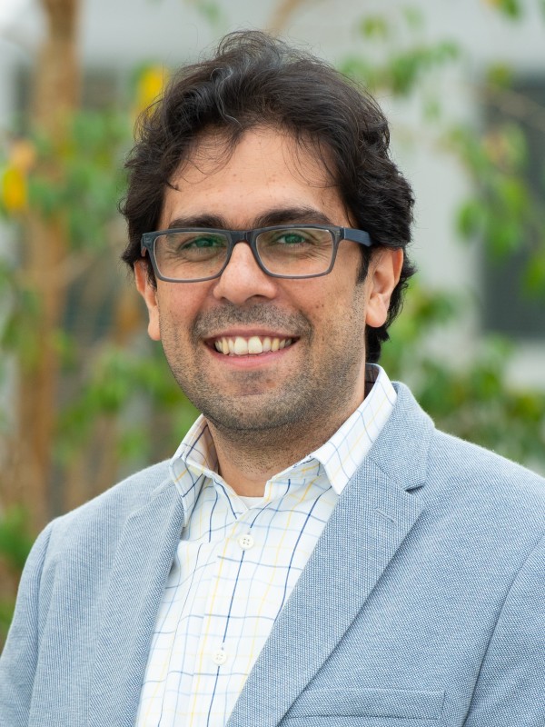 Dr Mahdi Tavalaei, Programme Leader of University of Surrey's MBA programme