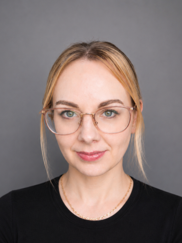 Profile image of Lindsay Broadbent