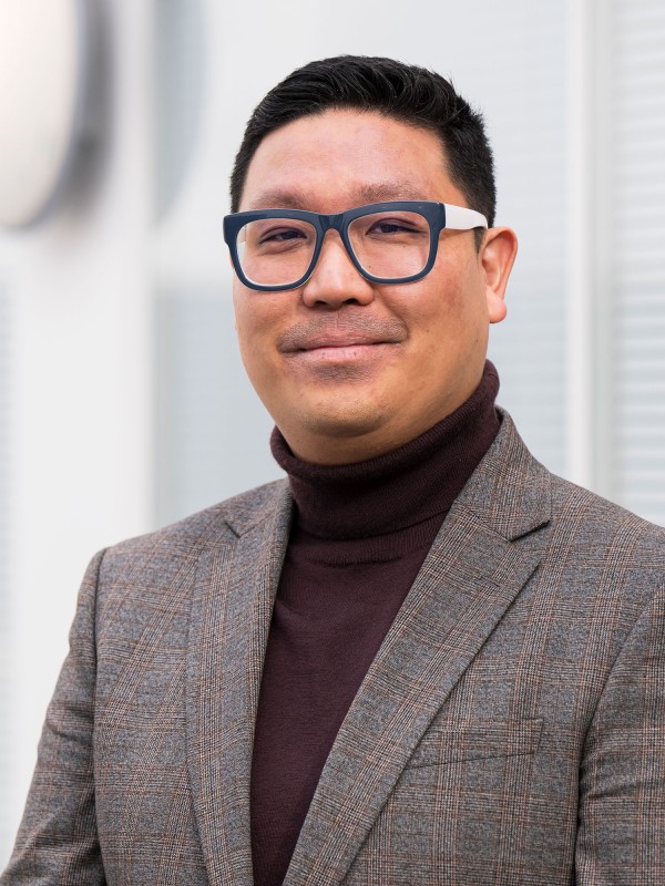 Sunghwan (Daniel) Cho