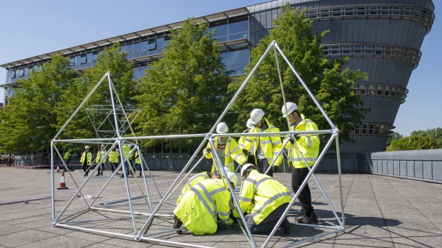 Students building a structure as part of the DAD project