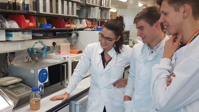 Quantum biology students in the laboratory