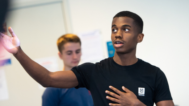 Student_presenting