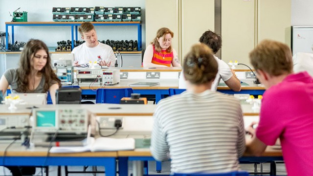 Students in electronic engineering first year lab