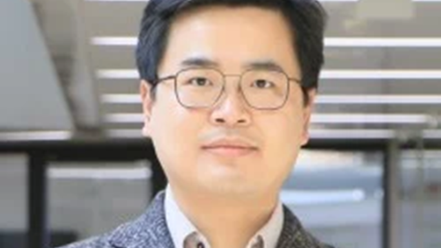 Xun Zhou