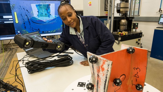 Structures and mechanical testing equipment