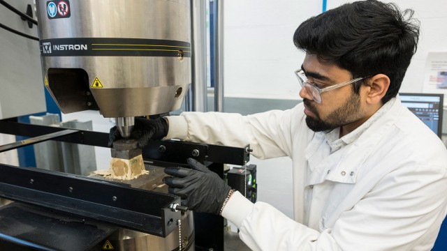 Structures and mechanical testing equipment