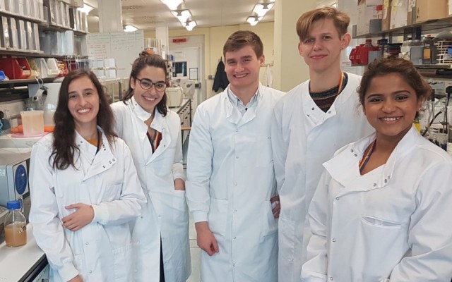Quantum biology students in the laboratory