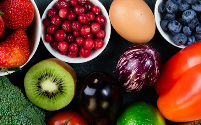 resh fruits, vegetables, fish, berries and cereals.