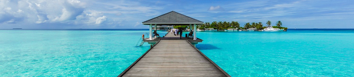 Hut in the middle of the ocean