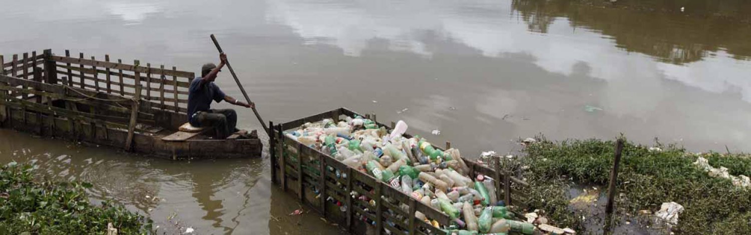 Waste collection in a river