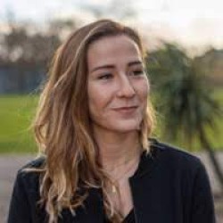 Anna Lowe profile image