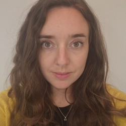 Headshot of Daniella