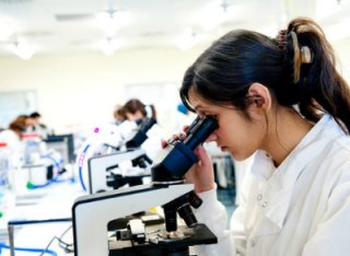 Biosciences student in lab