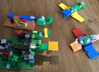 Florijan's lego build of aeroplanes
