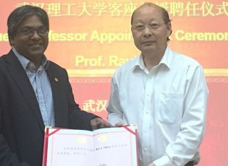 Professor Silva and Professor Wen Chen