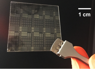 source-gated transistor