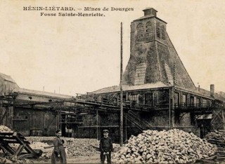 Sepia postcard of Mines de Dourges Fosse Ste-Henriette