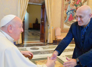 image of Jim Al Khalili meeting Pope Francis