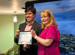 Dr Pablo Pereira-Doel receiving the 2026 CHME/CoSTAR Rising Star award 