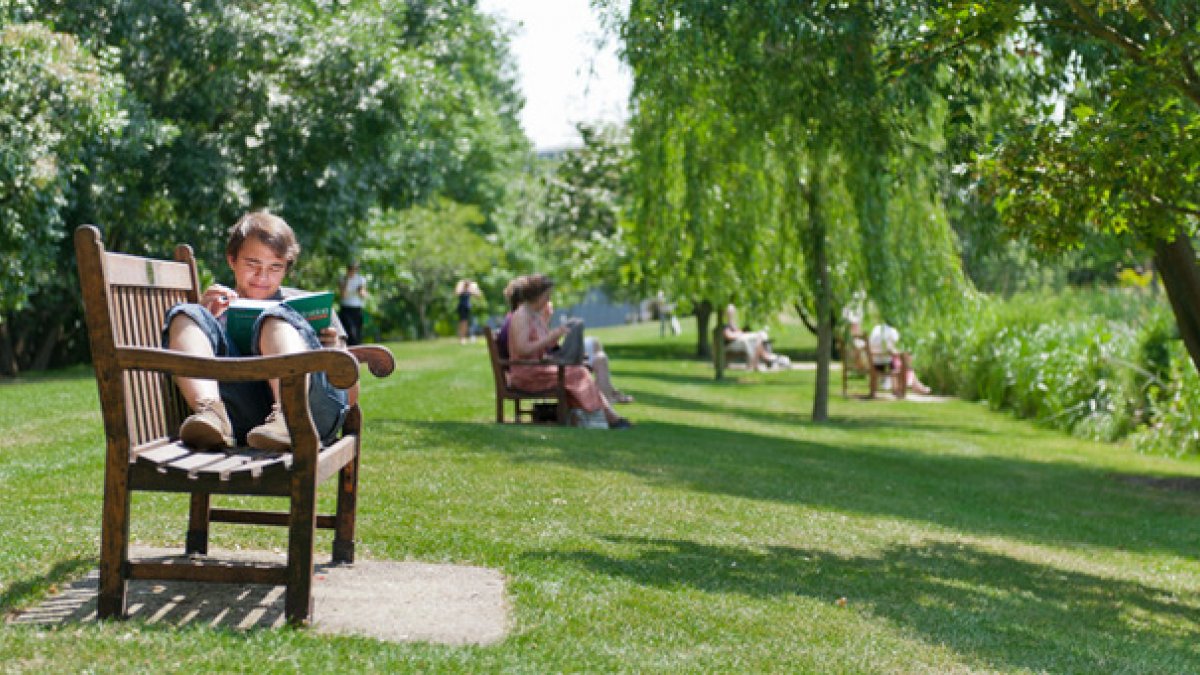 University of Surrey Campus 2.jpg Thumbnail
