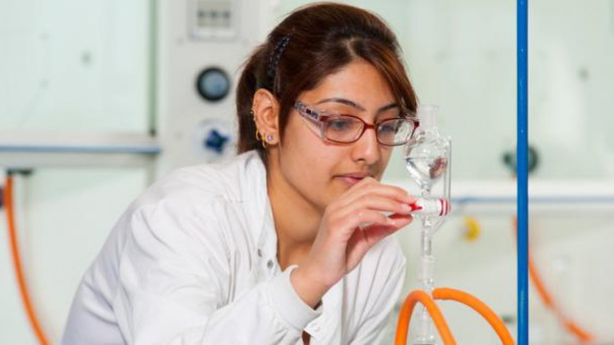 Chemistry lab technician