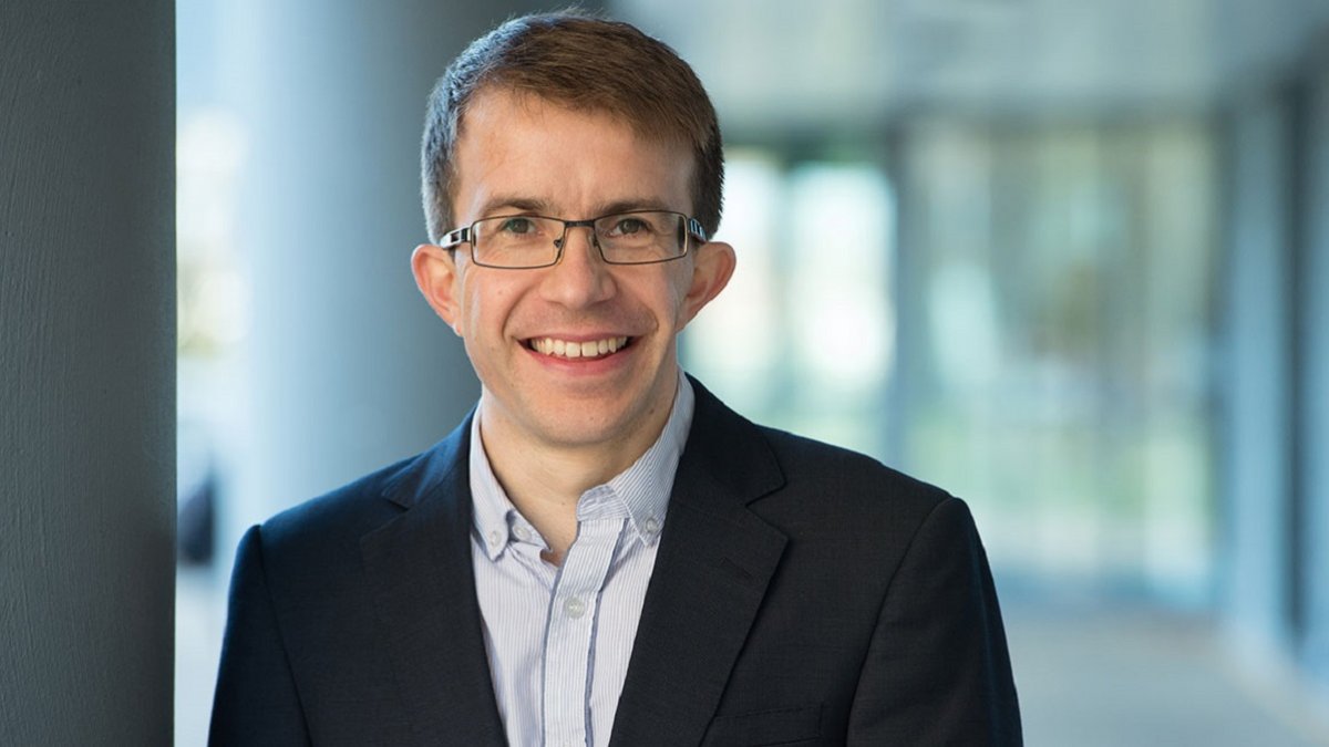 University of Surrey staff Dr Dan Horton