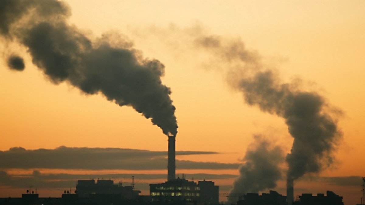 Smoke and factory chimneys
