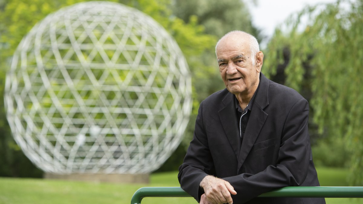 Professor Hoshyar Nooshin