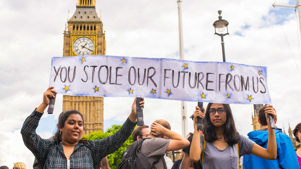 Students protest about education outside Big Ben in London
