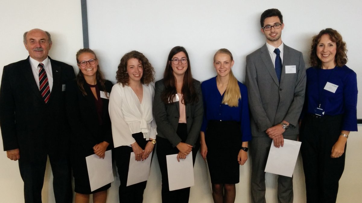 Students and staff at Chemistry Industry Day