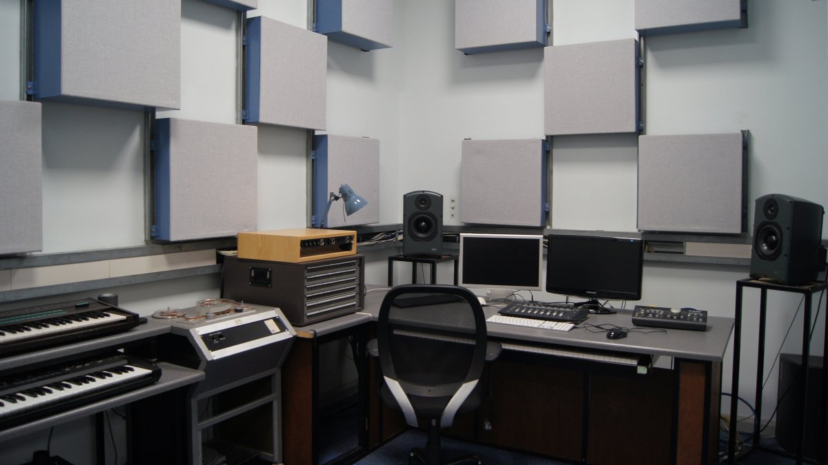 department-of-music-and-media-facilities-equipment-13 Thumbnail
