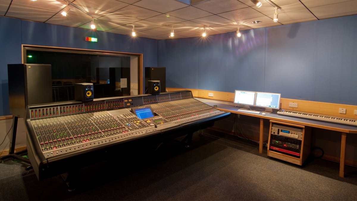 Studio 2