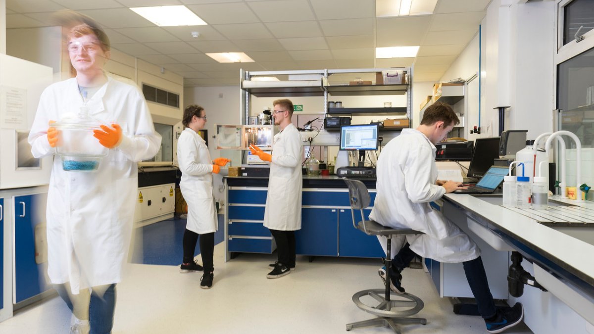 students working in the soft matter labs (2019) 2