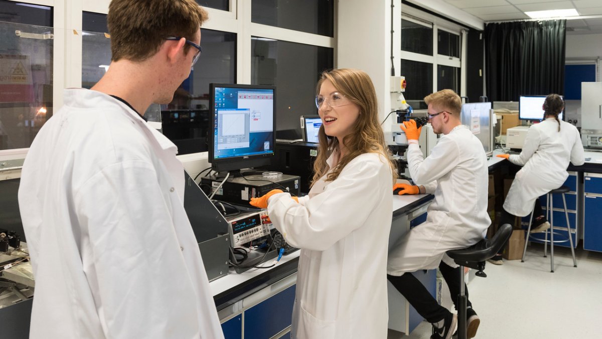 students working in the soft matter labs (2019)