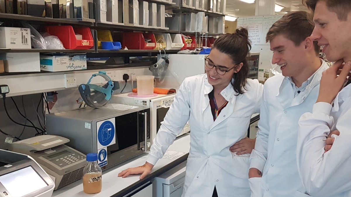 Quantum biology students in the laboratory