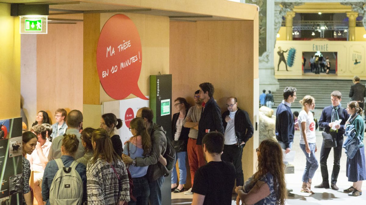 Public for "My thesis in 10min" - Palais de la découerte