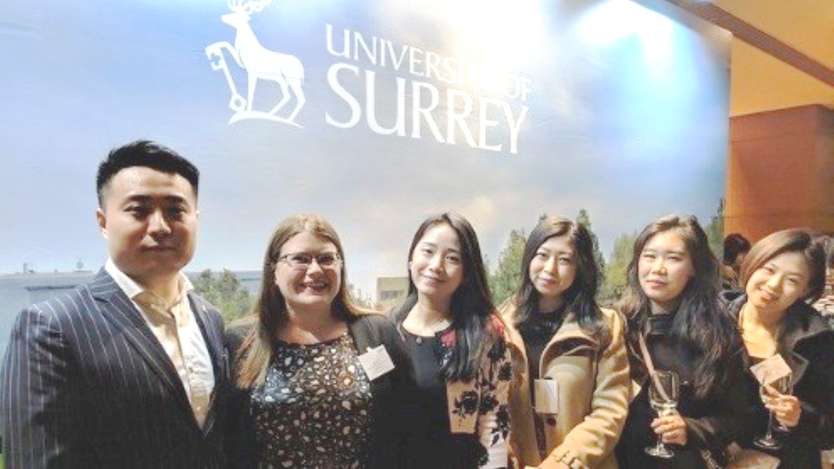 Alumni at Beijing reception