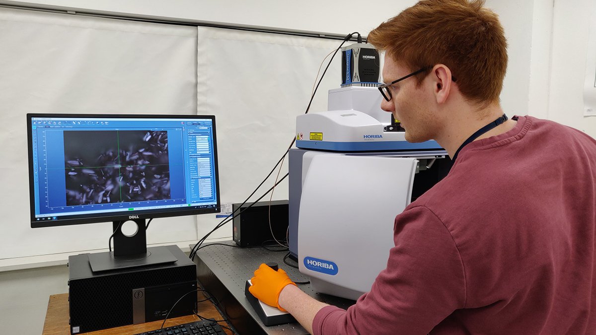 Preparation and imaging of crystallised porphyrin for Raman shift studies