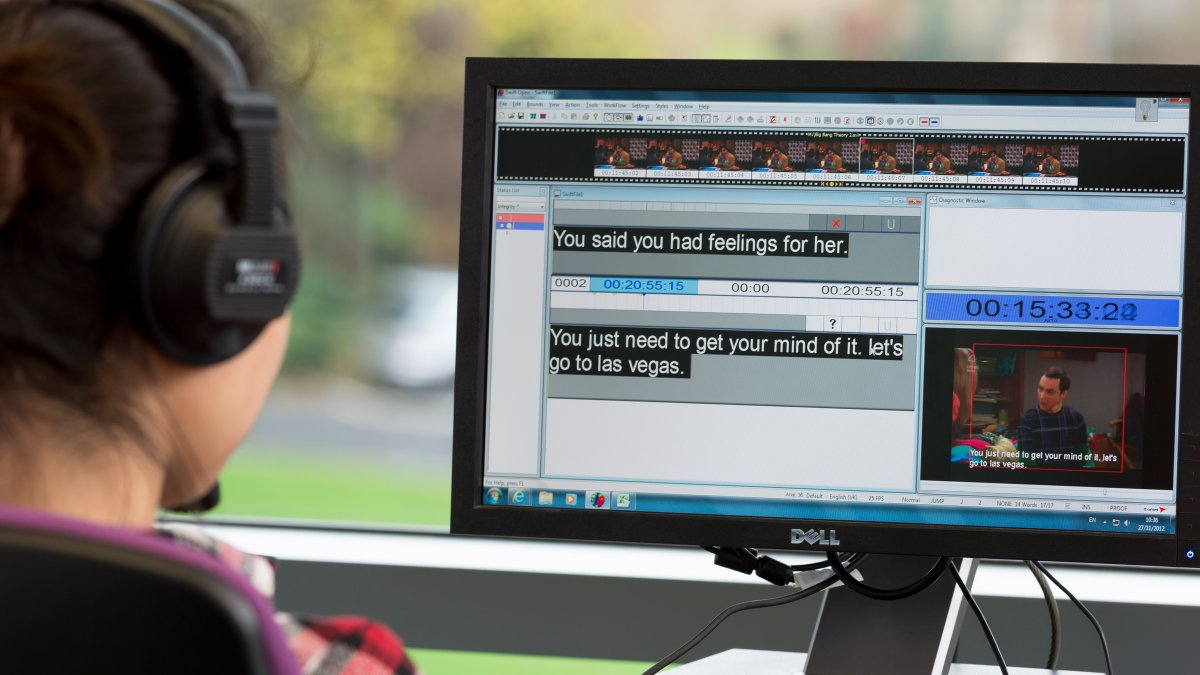 Student using language software on PC