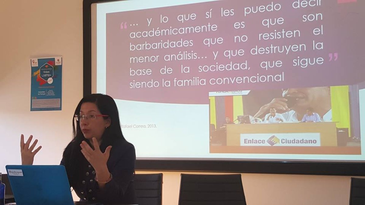 A picture of Maria Amélia Viteri presenting at a seminar