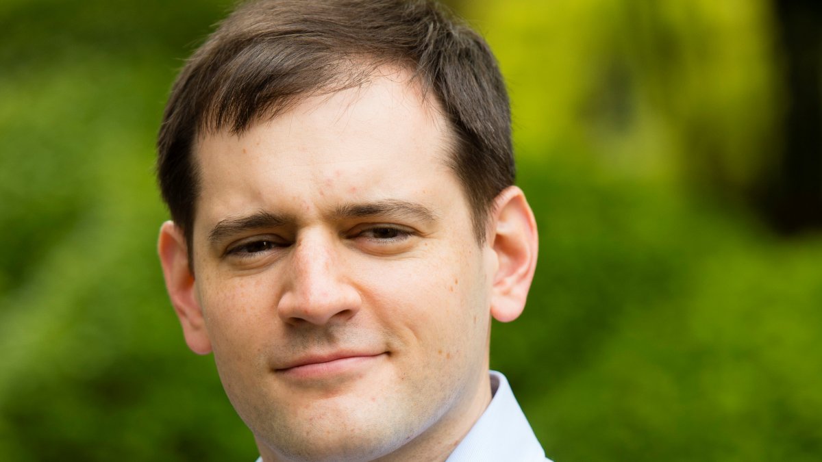 Dr Eric Golson